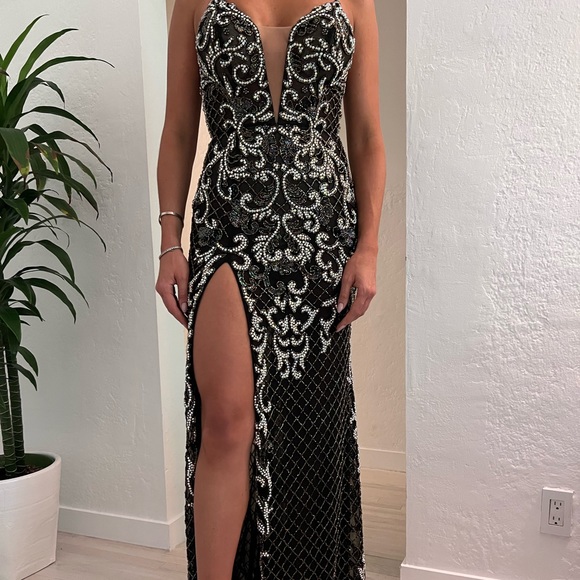 Evening Gown - Picture 3 of 9